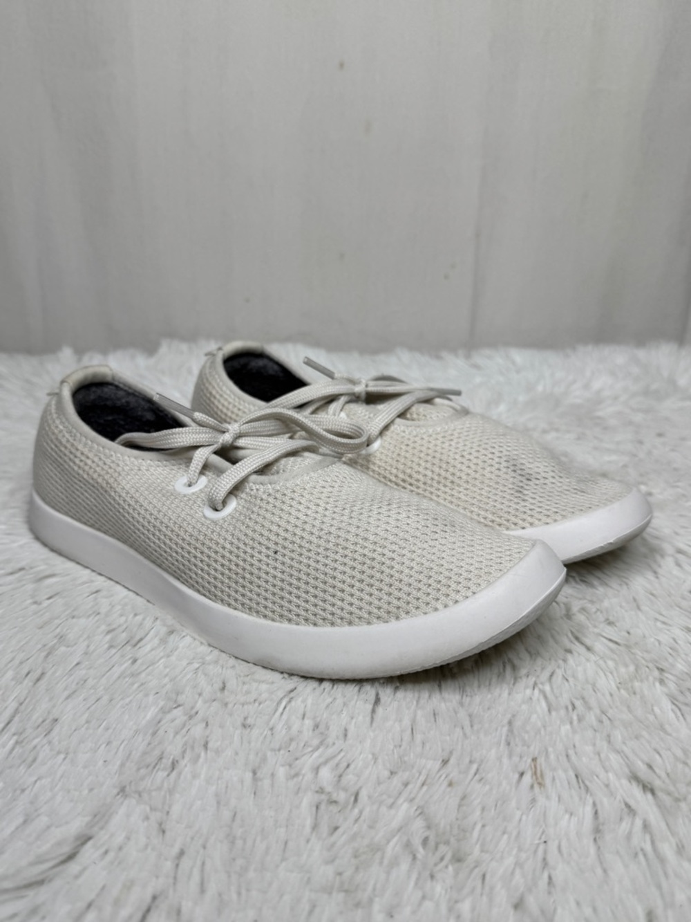 ALLBIRDS / Tree Skippers classic white lace up comfort sneakers / 9